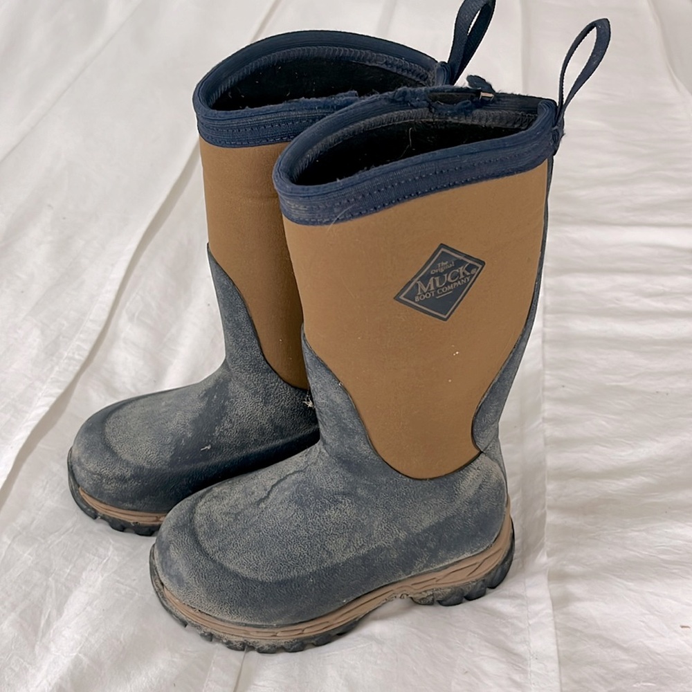 MUCK boots toddler boys size 10